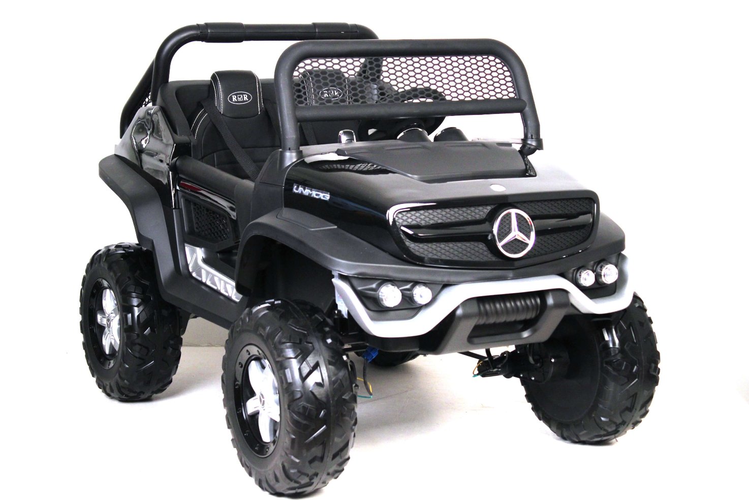 Электромобиль RIVERTOYS Mercedes-Benz Unimog Concept P555BP 4WD - черный глянец