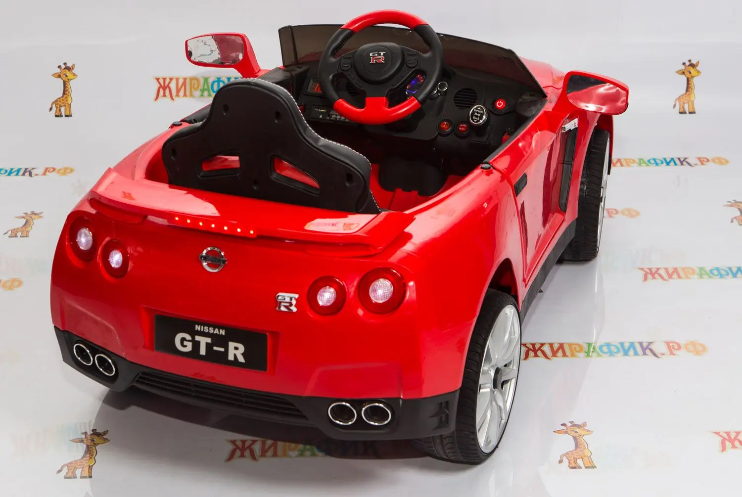 Электромобиль RiverToys Nissan GT-R купить в магазине Жирафик